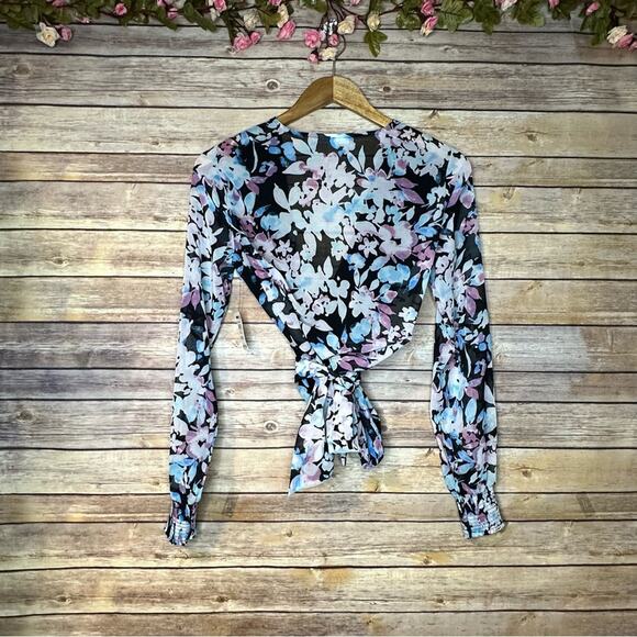 NWT Bar III Farah Botanical Wrap Top - Picture 3 of 9